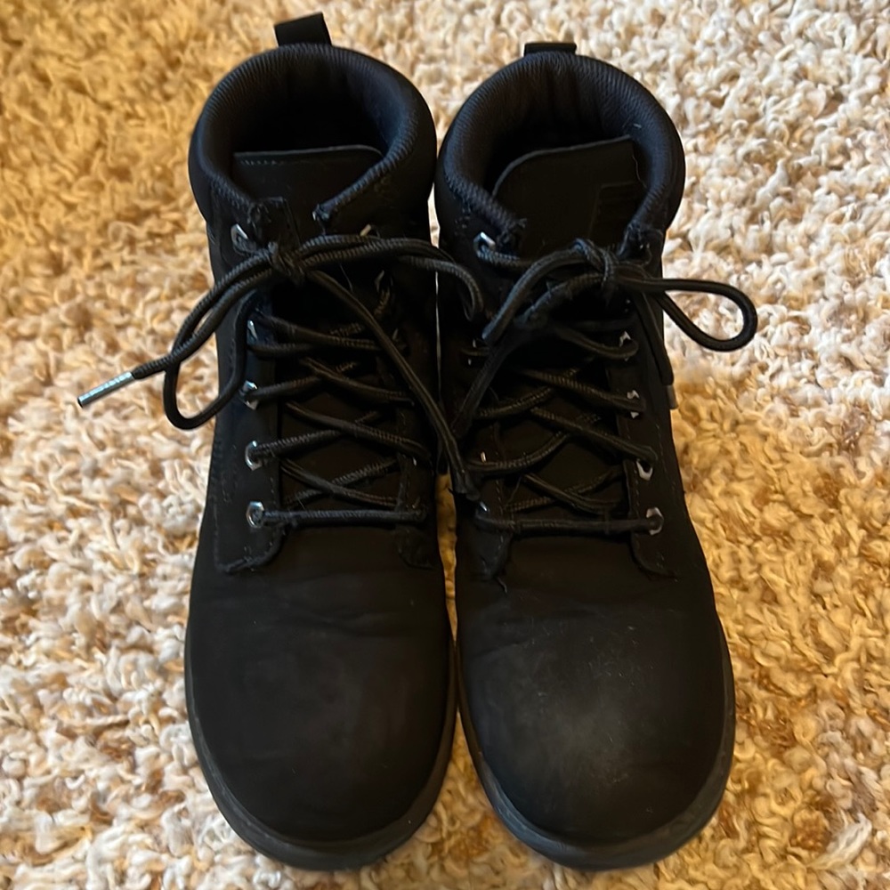 Kids Fila Suede Workboots - Picture 2 of 13